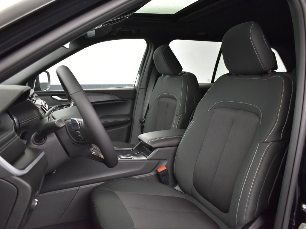 2026 Jeep Grand Cherokee Laredo X