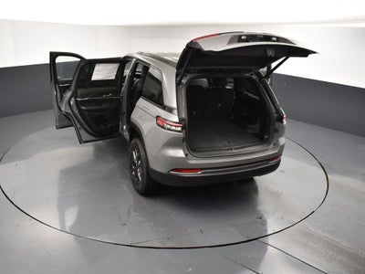 2027 Jeep Grand Cherokee GRAND CHEROKEE LAREDO ALTITUDE 4X2