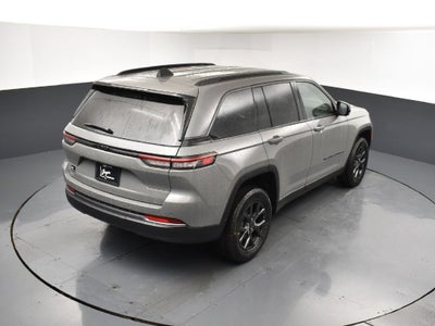 2027 Jeep Grand Cherokee GRAND CHEROKEE LAREDO ALTITUDE 4X2