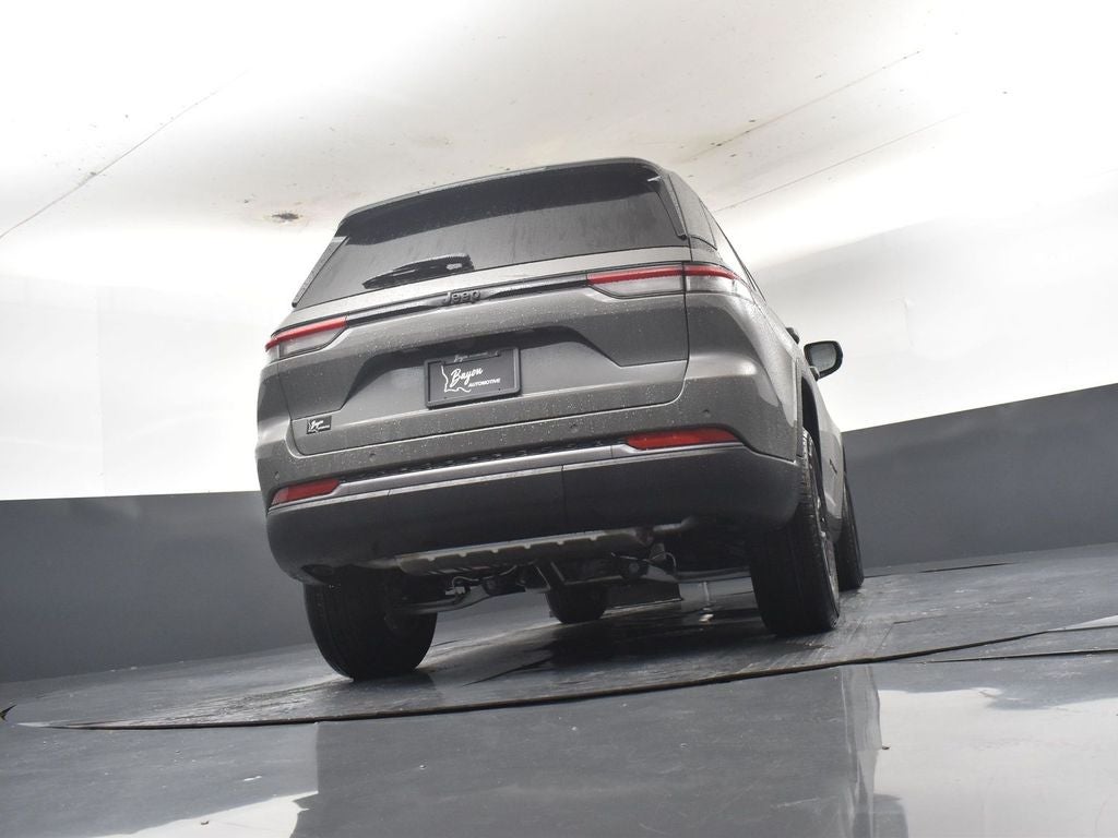 2027 Jeep Grand Cherokee GRAND CHEROKEE LAREDO ALTITUDE 4X2