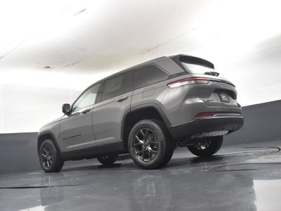 2027 Jeep Grand Cherokee GRAND CHEROKEE LAREDO ALTITUDE 4X2