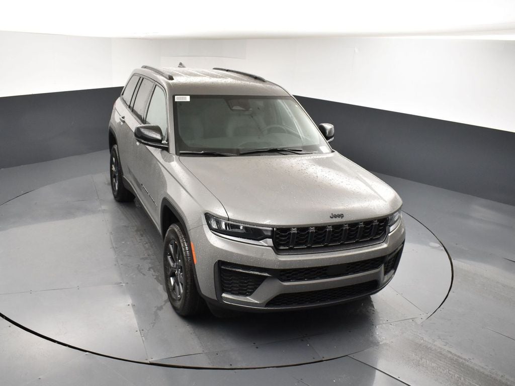 2027 Jeep Grand Cherokee GRAND CHEROKEE LAREDO ALTITUDE 4X2