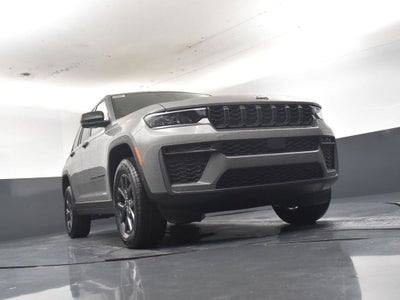 2027 Jeep Grand Cherokee GRAND CHEROKEE LAREDO ALTITUDE 4X2