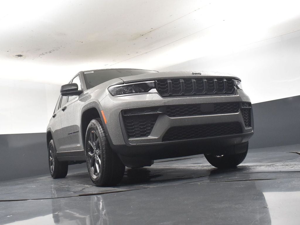 2027 Jeep Grand Cherokee GRAND CHEROKEE LAREDO ALTITUDE 4X2