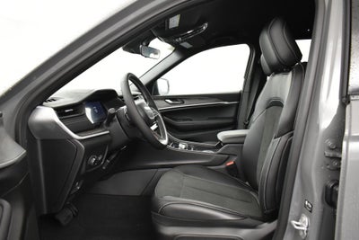 2027 Jeep Grand Cherokee GRAND CHEROKEE LAREDO ALTITUDE 4X2
