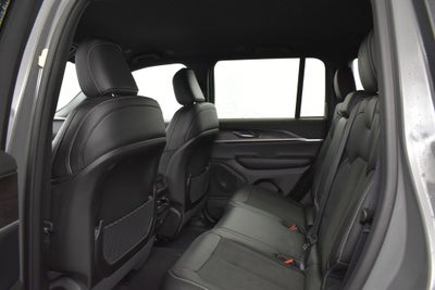 2027 Jeep Grand Cherokee GRAND CHEROKEE LAREDO ALTITUDE 4X2