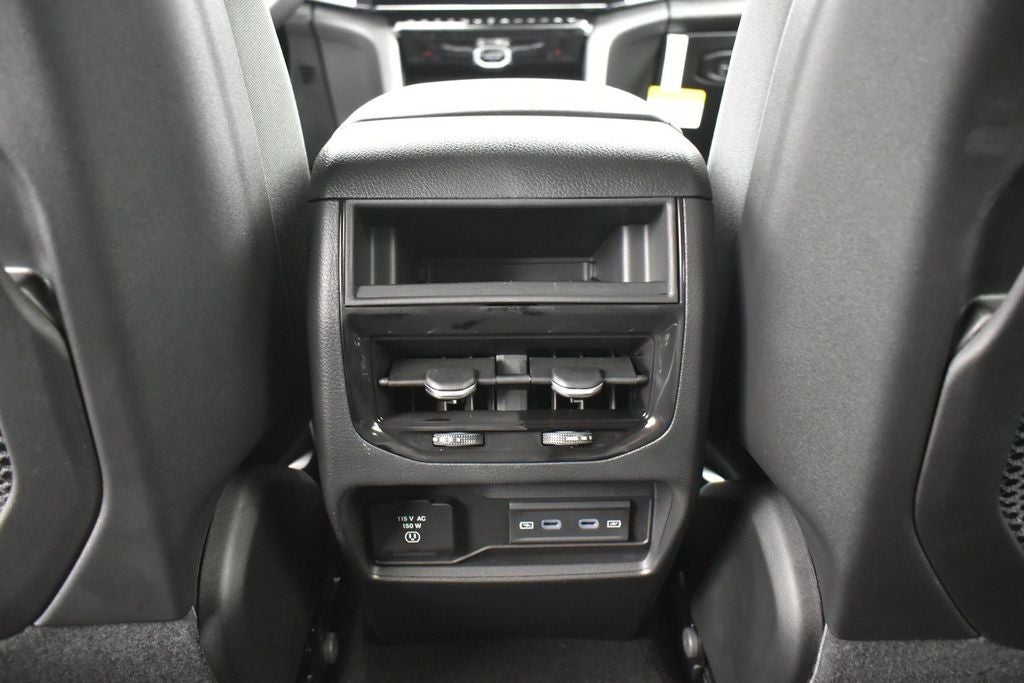 2027 Jeep Grand Cherokee GRAND CHEROKEE LAREDO ALTITUDE 4X2