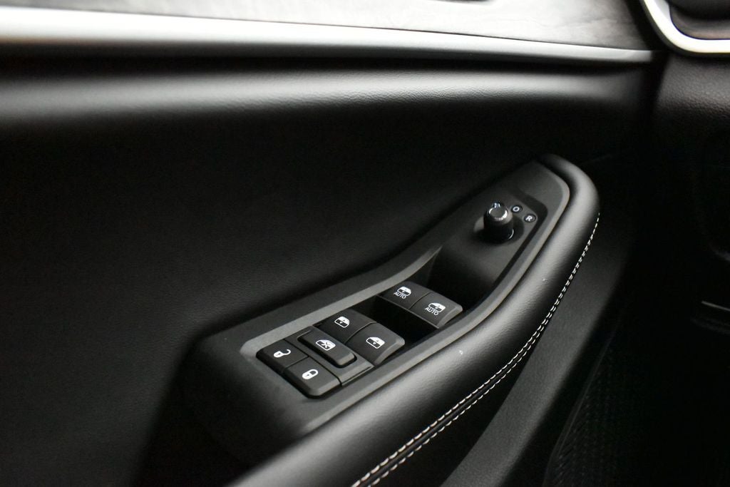 2027 Jeep Grand Cherokee GRAND CHEROKEE LAREDO ALTITUDE 4X2