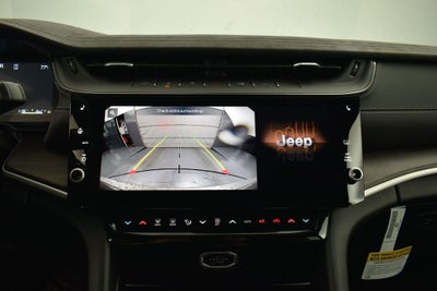 2027 Jeep Grand Cherokee GRAND CHEROKEE LAREDO ALTITUDE 4X2