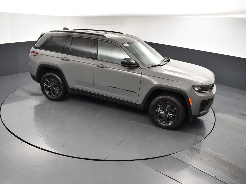 2027 Jeep Grand Cherokee GRAND CHEROKEE LAREDO ALTITUDE 4X2