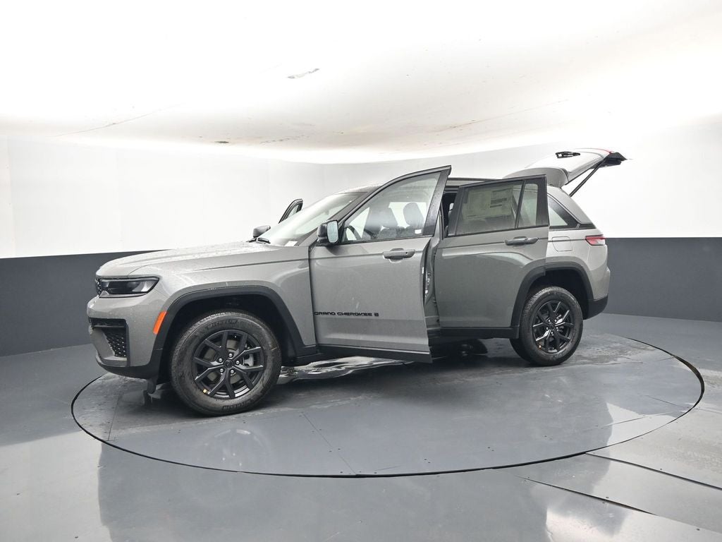 2027 Jeep Grand Cherokee GRAND CHEROKEE LAREDO ALTITUDE 4X2