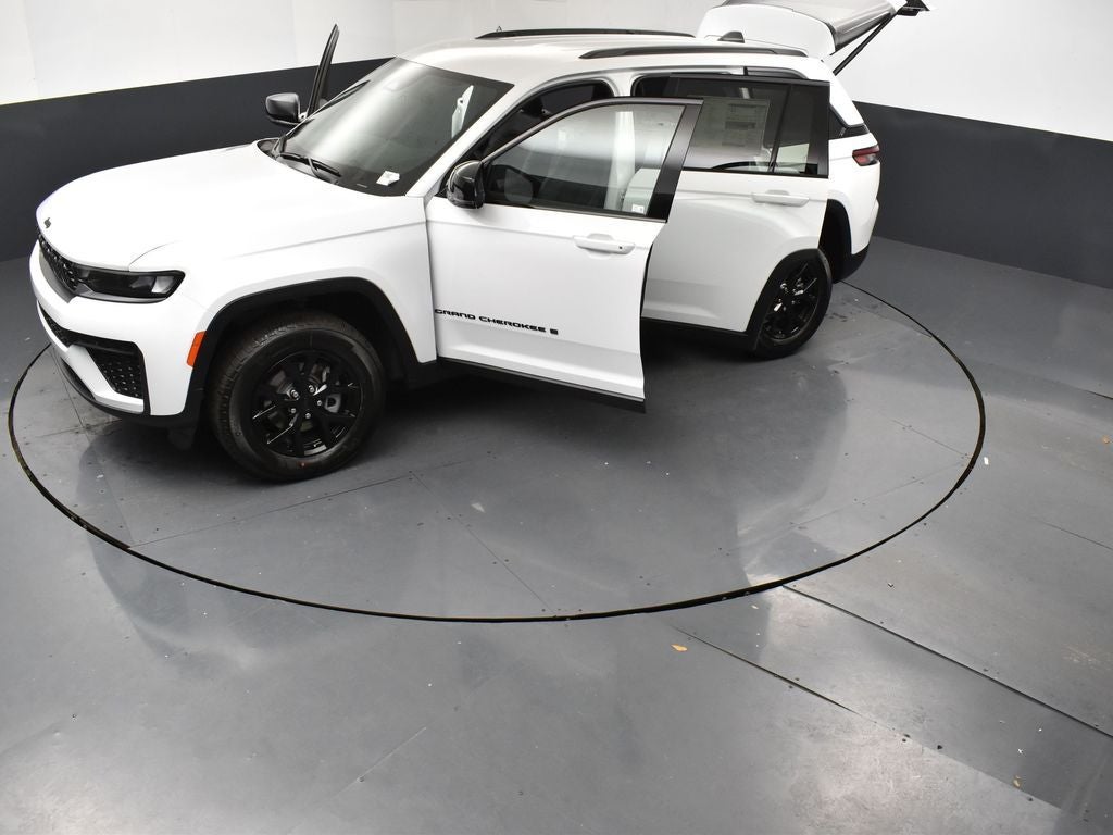 2026 Jeep Grand Cherokee GRAND CHEROKEE LAREDO ALTITUDE 4X2