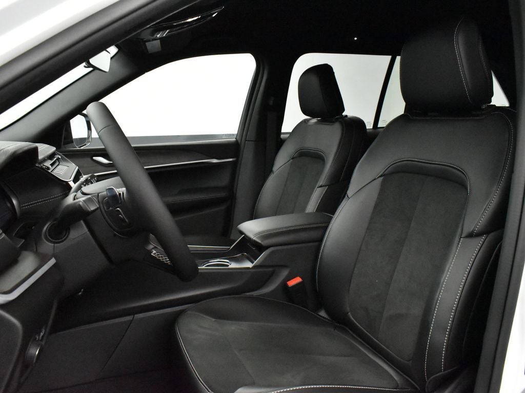 2026 Jeep Grand Cherokee GRAND CHEROKEE LAREDO ALTITUDE 4X2