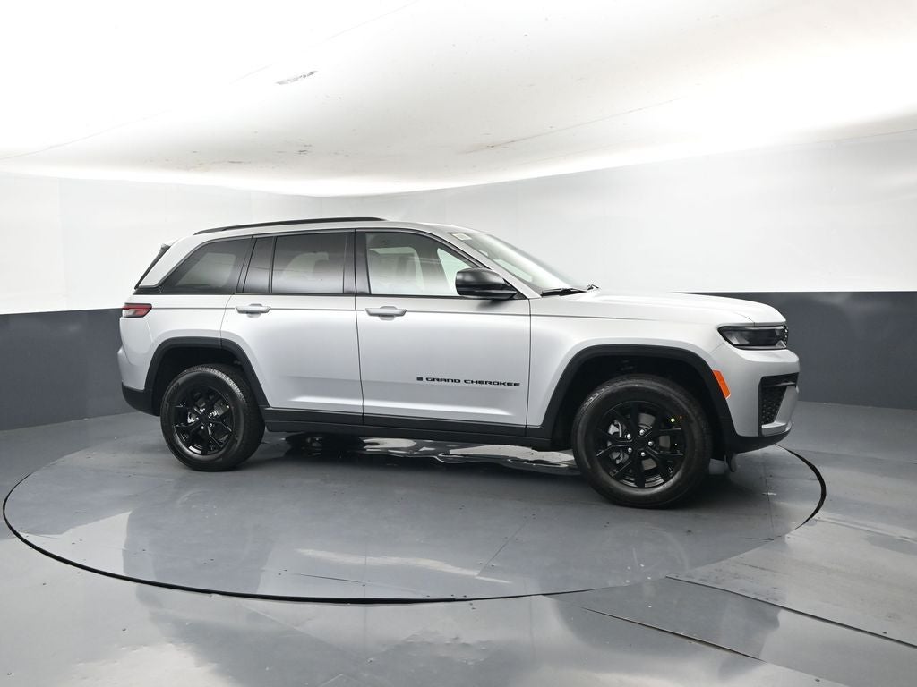 2026 Jeep Grand Cherokee GRAND CHEROKEE LAREDO ALTITUDE 4X2