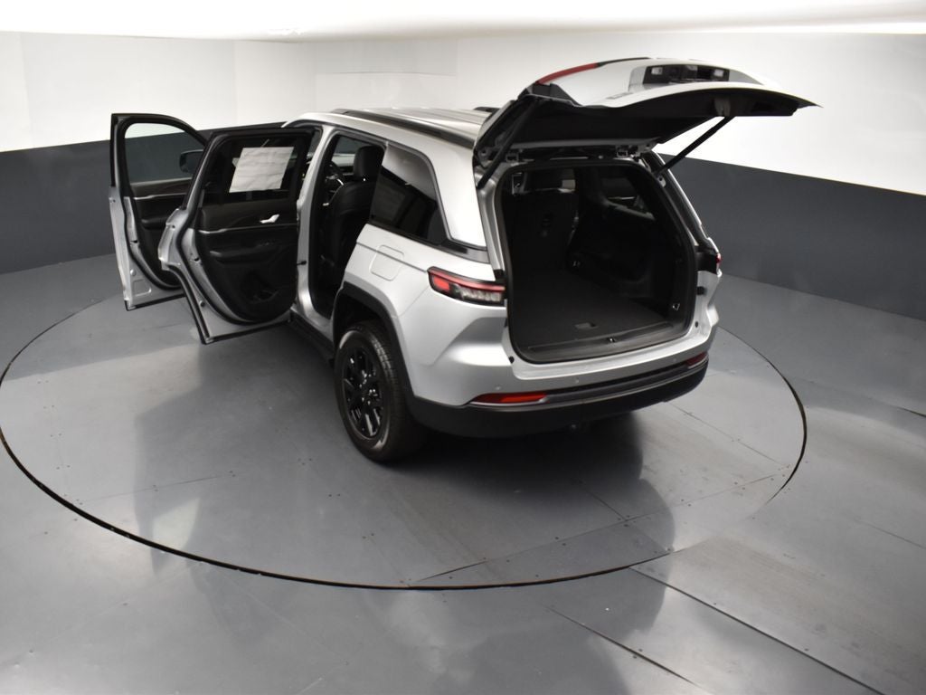 2026 Jeep Grand Cherokee GRAND CHEROKEE LAREDO ALTITUDE 4X2