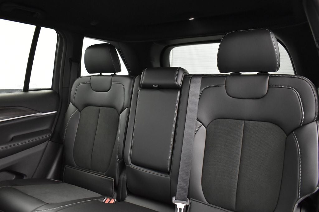 2026 Jeep Grand Cherokee GRAND CHEROKEE LAREDO ALTITUDE 4X2