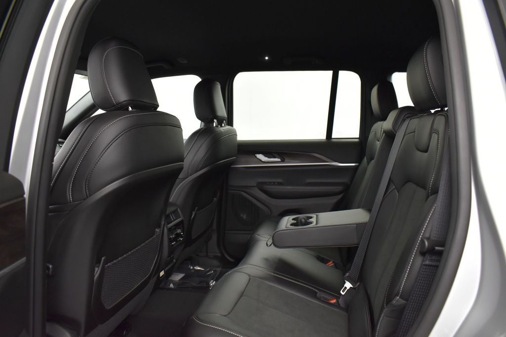2026 Jeep Grand Cherokee GRAND CHEROKEE LAREDO ALTITUDE 4X2