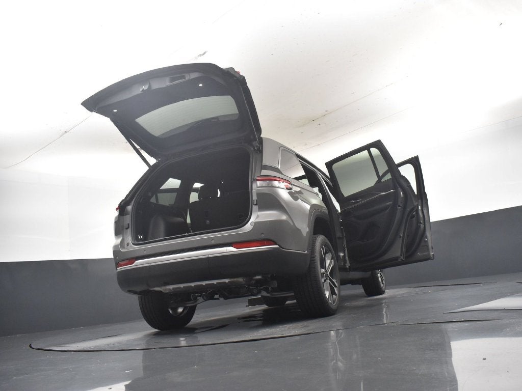 2027 Jeep Grand Cherokee GRAND CHEROKEE LIMITED 4X2