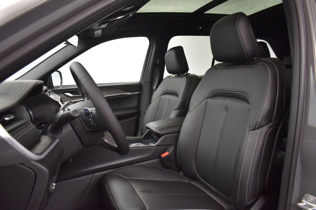 2027 Jeep Grand Cherokee GRAND CHEROKEE LIMITED 4X2