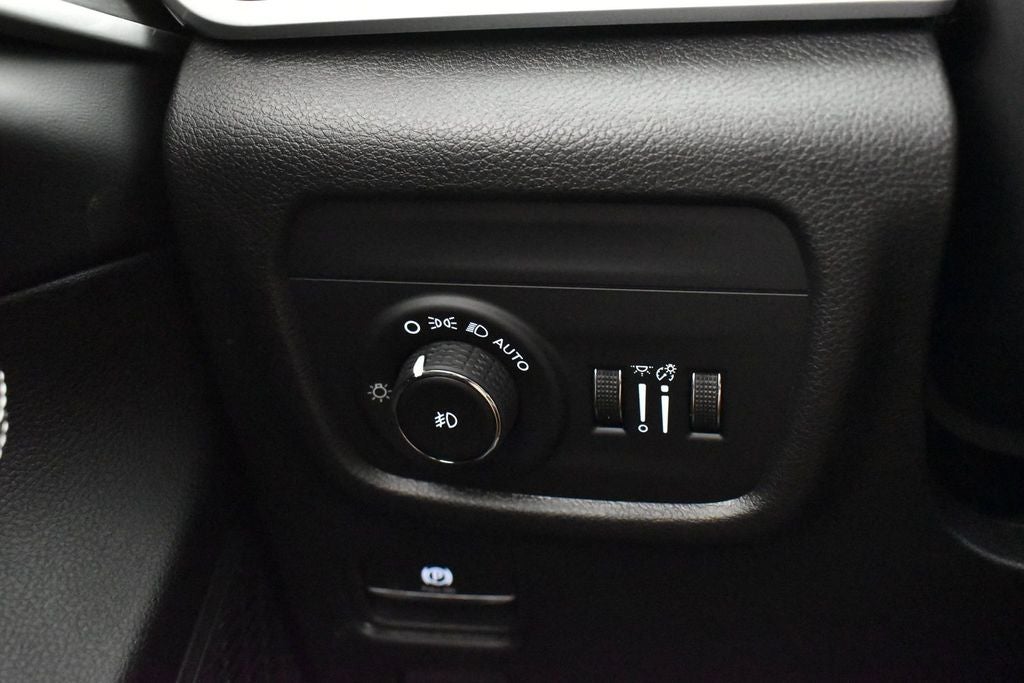 2027 Jeep Grand Cherokee GRAND CHEROKEE LIMITED 4X2