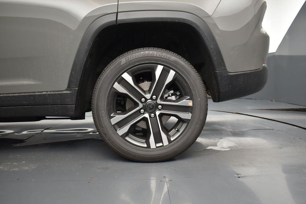 2027 Jeep Grand Cherokee GRAND CHEROKEE LIMITED 4X2