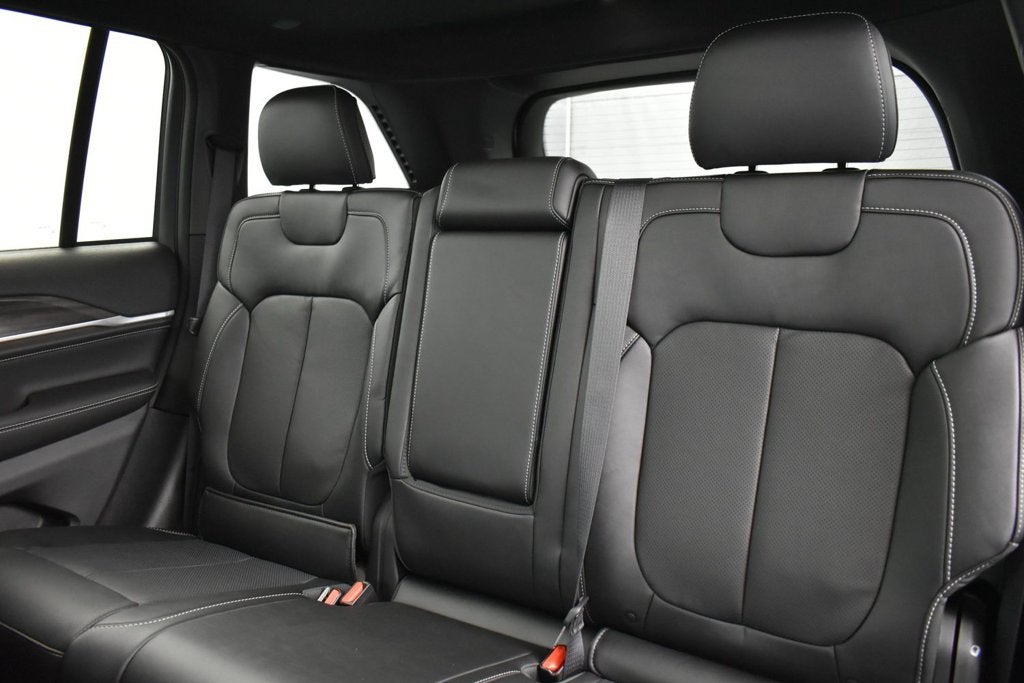 2027 Jeep Grand Cherokee GRAND CHEROKEE LIMITED RESERVE 4X4