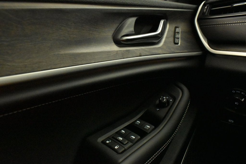 2027 Jeep Grand Cherokee GRAND CHEROKEE LIMITED RESERVE 4X4