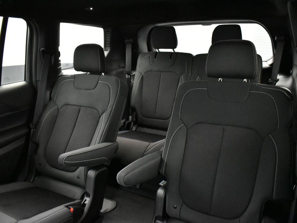 2025 Jeep Grand Cherokee GRAND CHEROKEE L LAREDO X 4X2