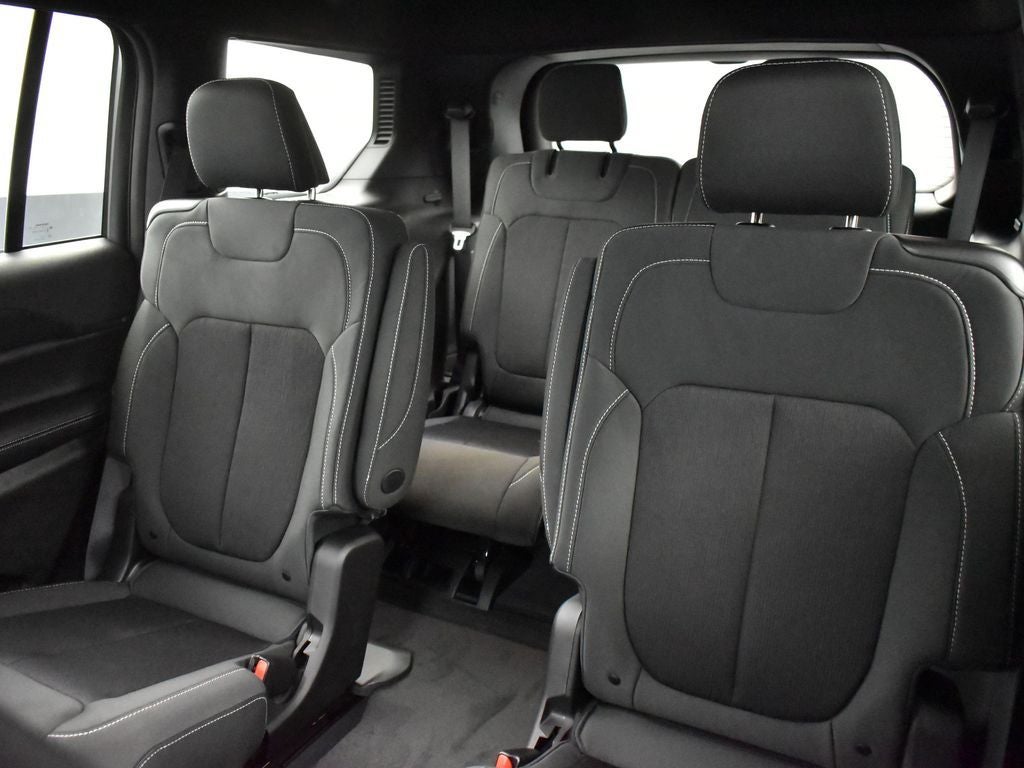 2026 Jeep Grand Cherokee GRAND CHEROKEE L LAREDO 4X2