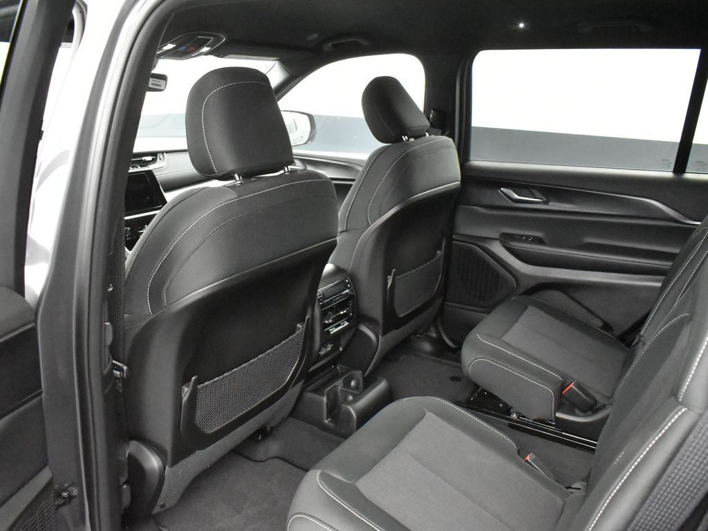 2026 Jeep Grand Cherokee GRAND CHEROKEE L LAREDO 4X2