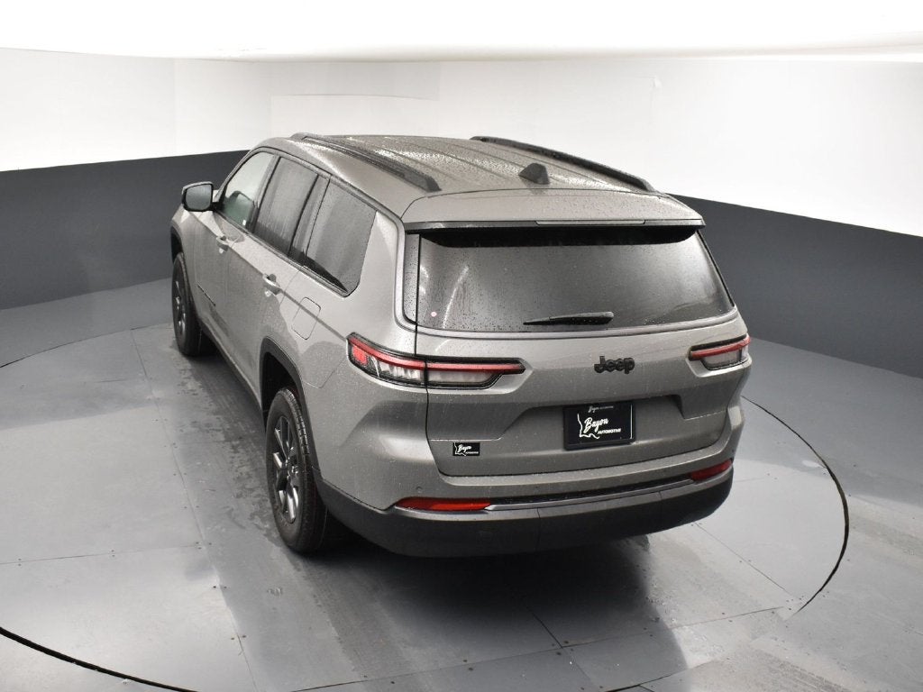 2027 Jeep Grand Cherokee GRAND CHEROKEE L LAREDO ALTITUDE 4X2