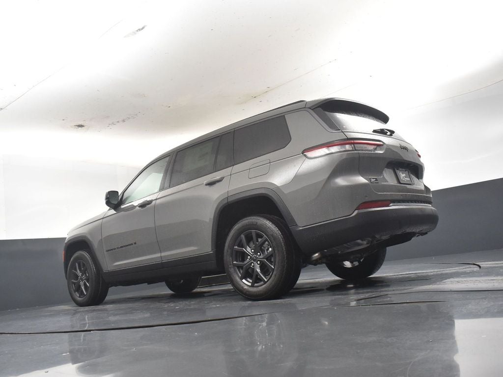 2027 Jeep Grand Cherokee GRAND CHEROKEE L LAREDO ALTITUDE 4X2