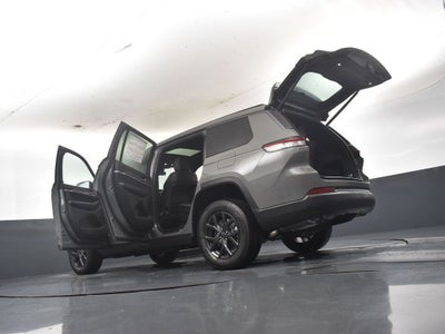 2027 Jeep Grand Cherokee GRAND CHEROKEE L LAREDO ALTITUDE 4X2