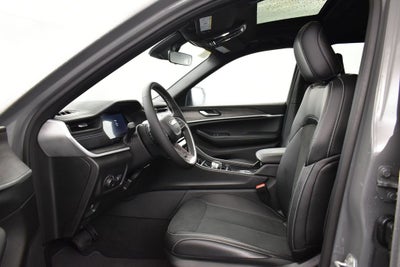 2027 Jeep Grand Cherokee GRAND CHEROKEE L LAREDO ALTITUDE 4X2