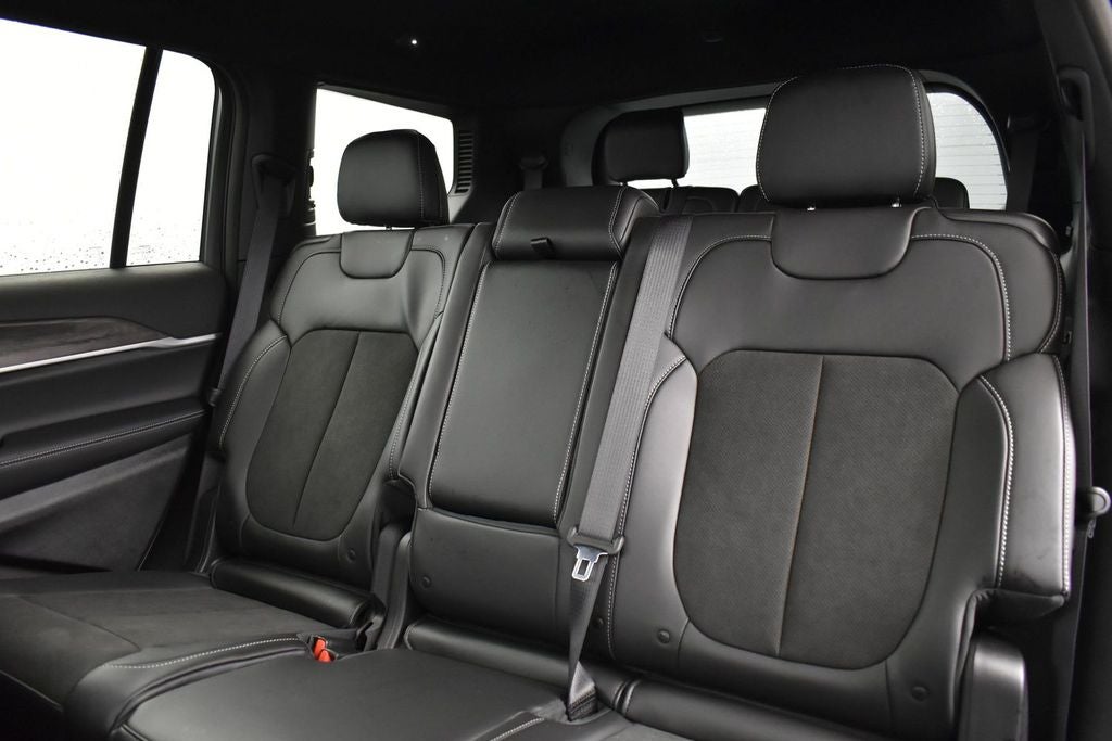 2027 Jeep Grand Cherokee GRAND CHEROKEE L LAREDO ALTITUDE 4X2