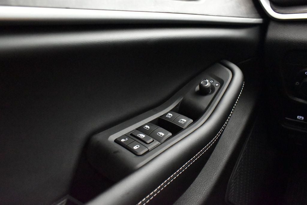 2027 Jeep Grand Cherokee GRAND CHEROKEE L LAREDO ALTITUDE 4X2