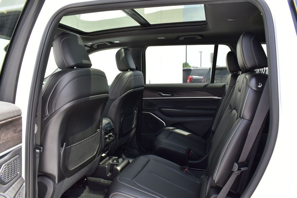 2026 Jeep Grand Cherokee GRAND CHEROKEE L LIMITED 4X2