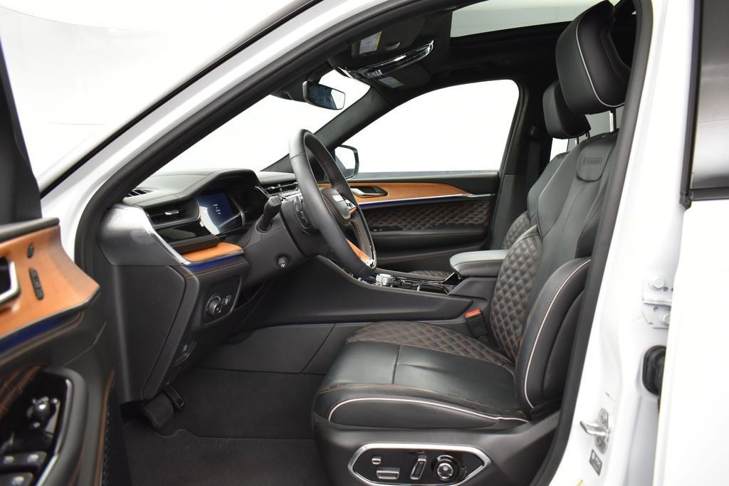 2025 Jeep Grand Cherokee L Summit Reserve 4x4
