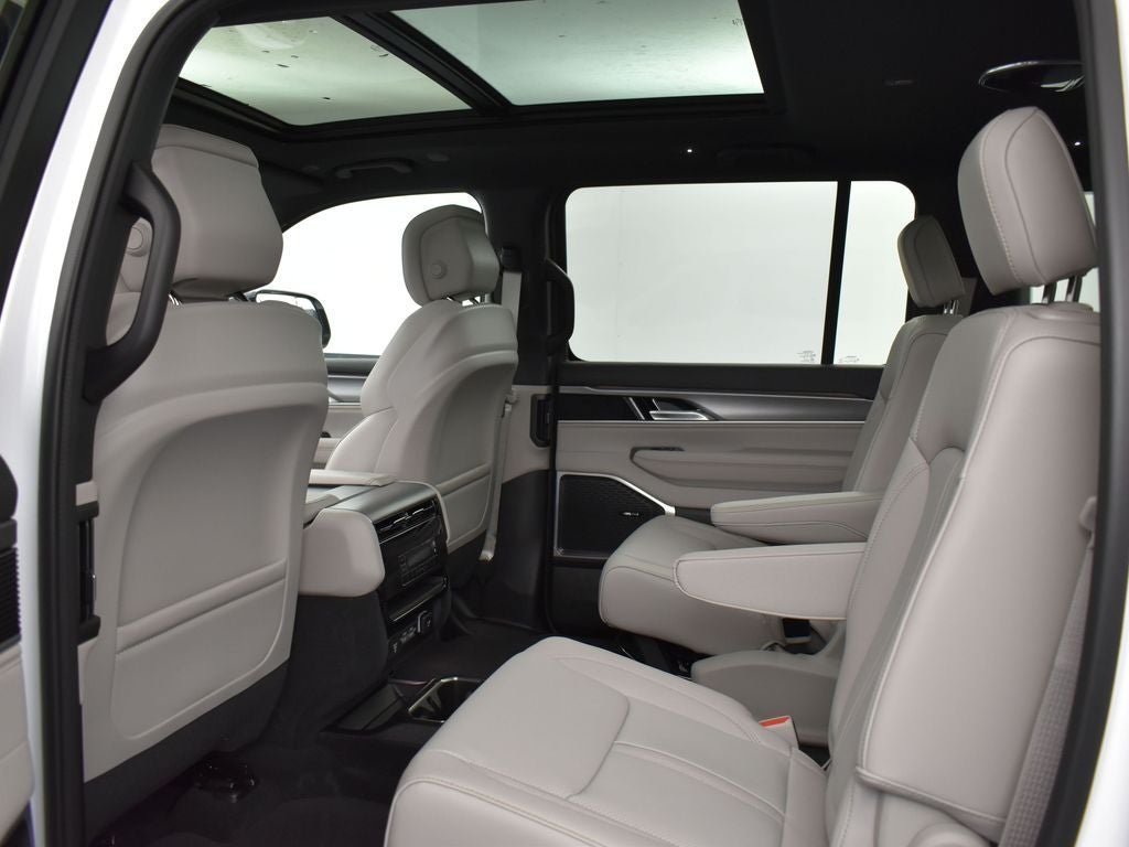 2026 Jeep Grand Wagoneer Base