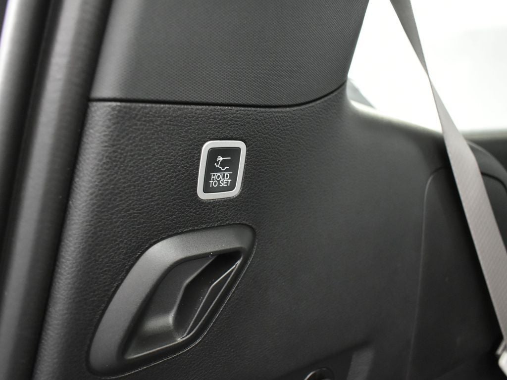 2026 Jeep Grand Wagoneer Base