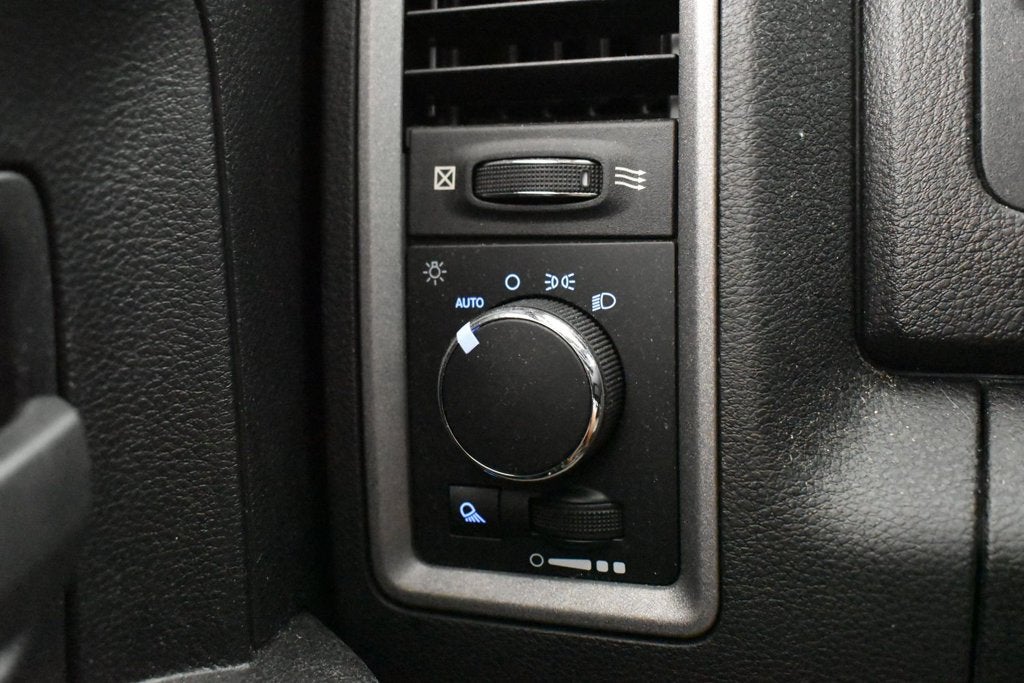 2021 RAM 1500 Classic Tradesman Quad Cab 4x2 6'4' Box