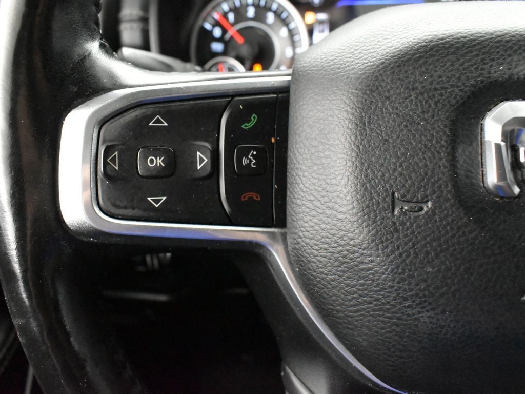 2020 RAM 1500 Laramie Crew Cab 4x2 5'7' Box