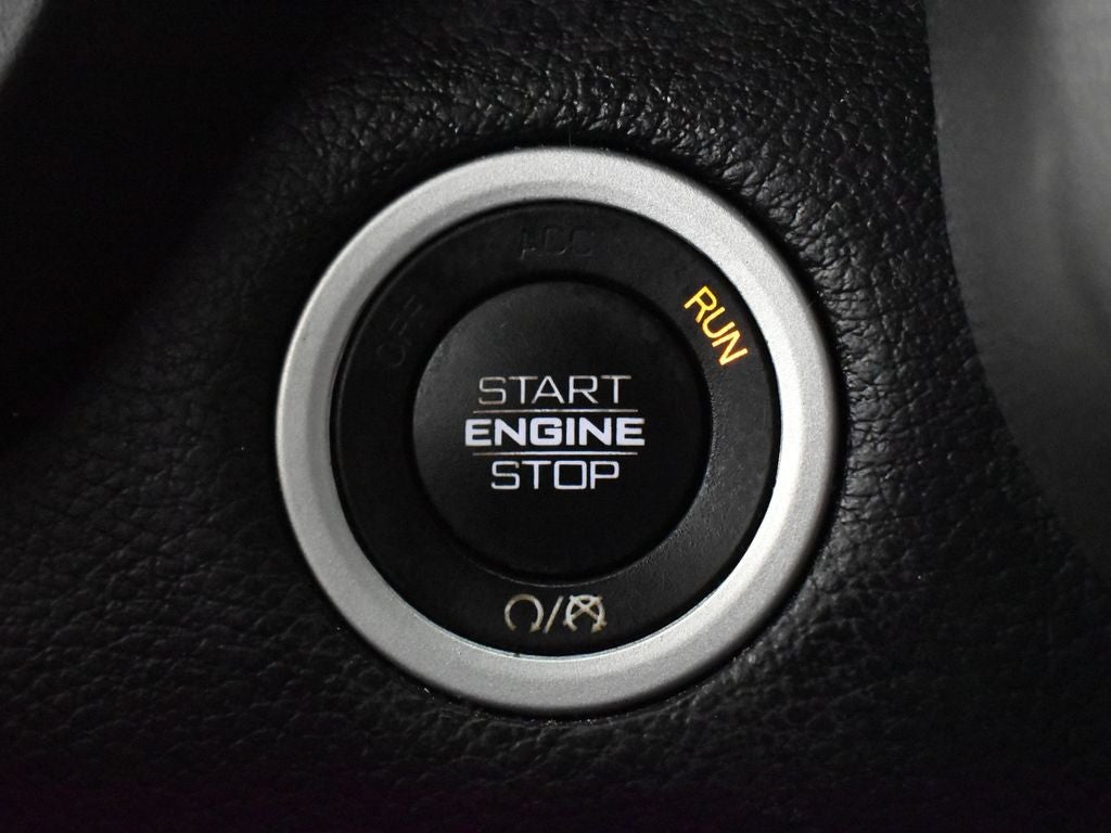 2020 RAM 1500 Laramie Crew Cab 4x2 5'7' Box