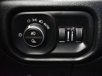 2020 RAM 1500 Laramie Crew Cab 4x2 5'7' Box