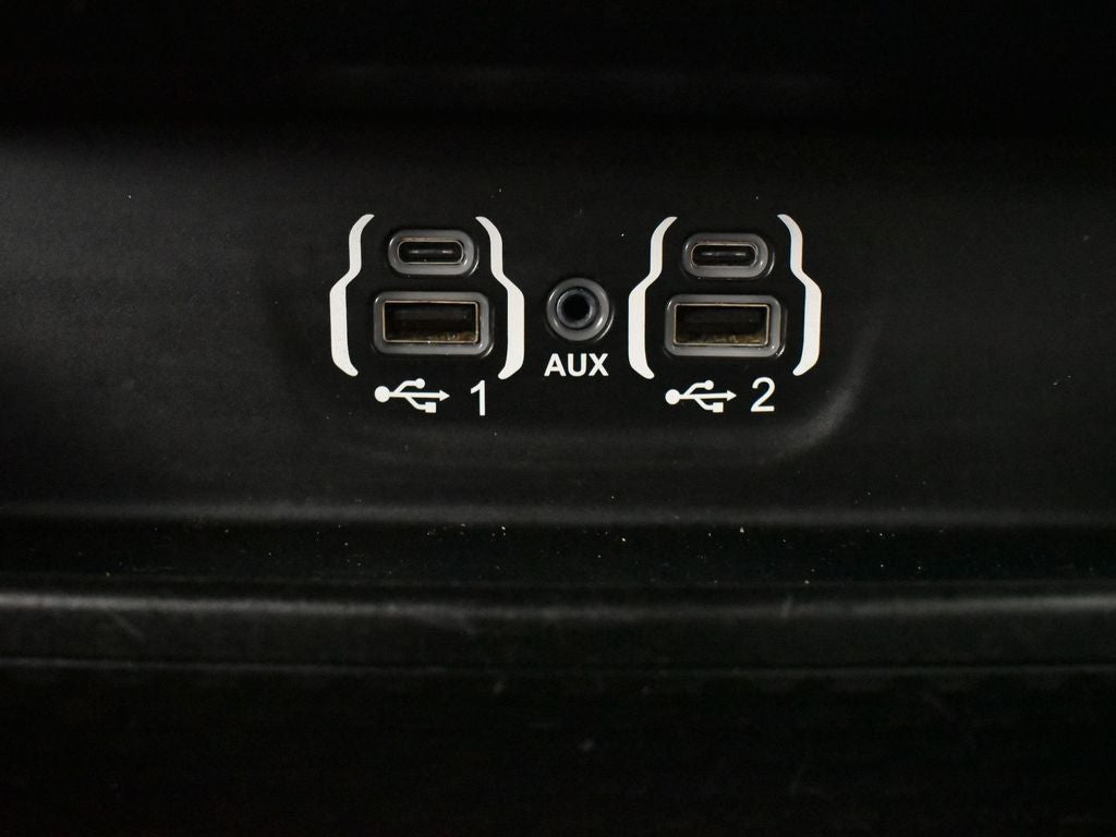 2020 RAM 1500 Laramie Crew Cab 4x2 5'7' Box