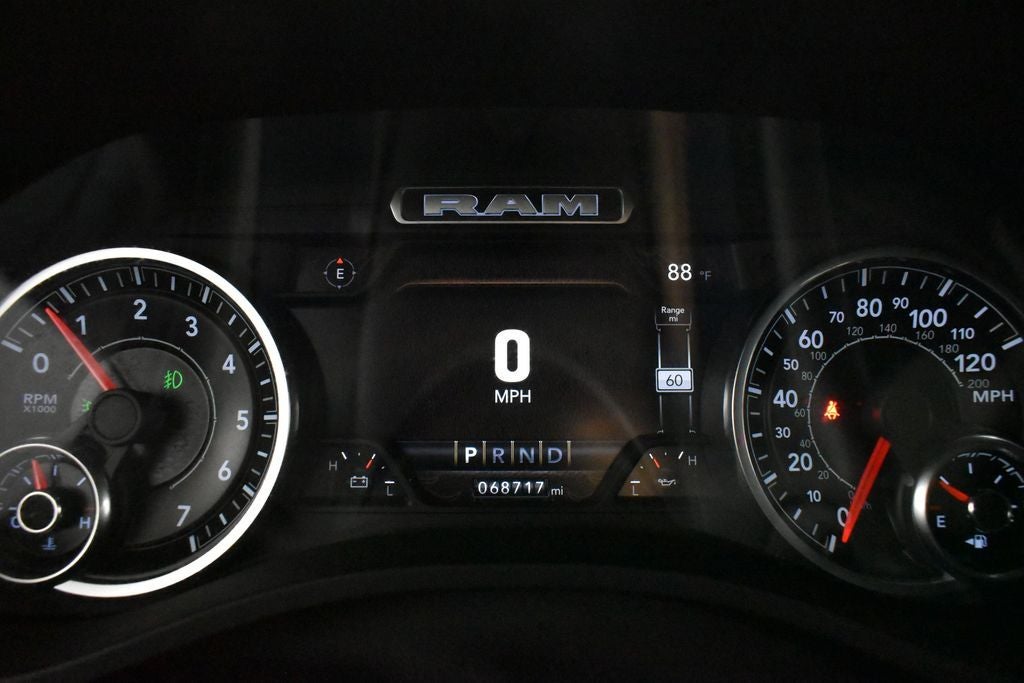 2022 RAM 1500 Big Horn Crew Cab 4x4 5'7' Box