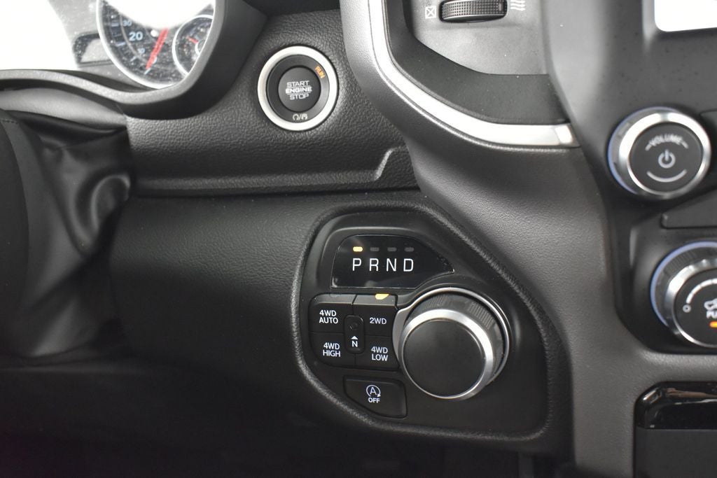 2022 RAM 1500 Big Horn Crew Cab 4x4 5'7' Box