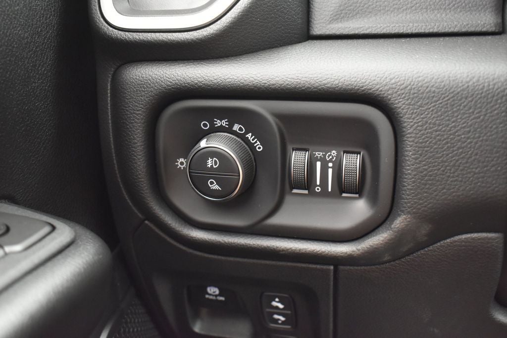 2026 RAM 1500 Big Horn Crew Cab 4x4 5'7' Box