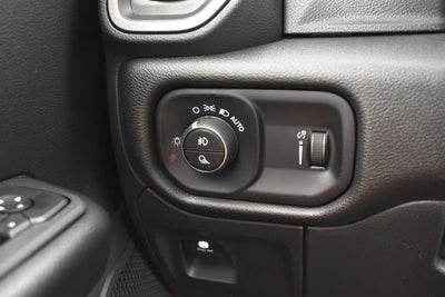 2026 RAM 1500 RAM 1500 WARLOCK CREW CAB 4X4 5'7' BOX