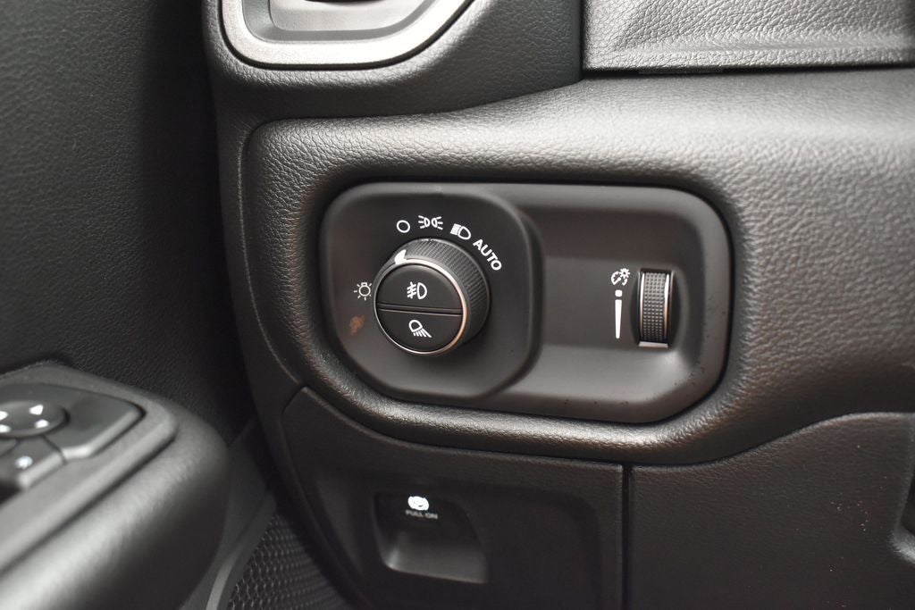 2026 RAM 1500 RAM 1500 WARLOCK CREW CAB 4X4 5'7' BOX